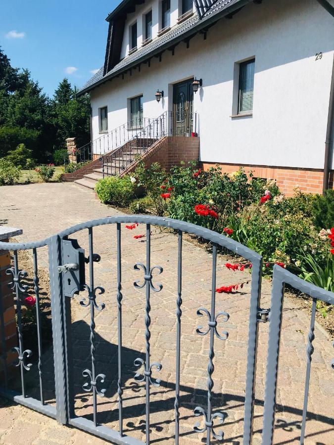 Kleines Ferienzimmer Uckermark Casekow Exterior foto